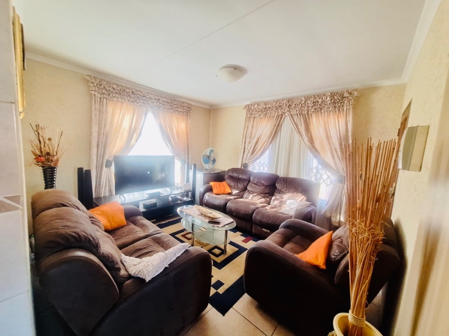 3 Bedroom Property for Sale in Mabopane Unit X North West